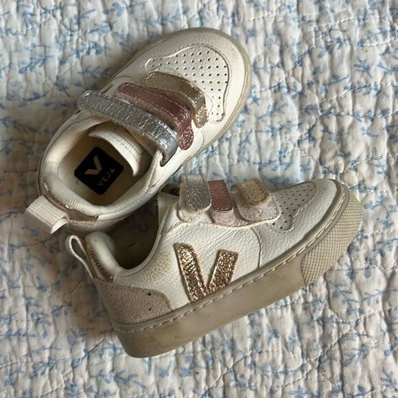 Veja Kids V-10 Velcro Leather Metallic Sneakers - Picture 1 of 6